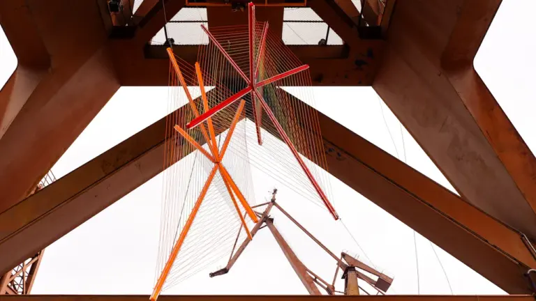Grant Mooneys „sum“ in Mönchengladbach: Kunst aus Material