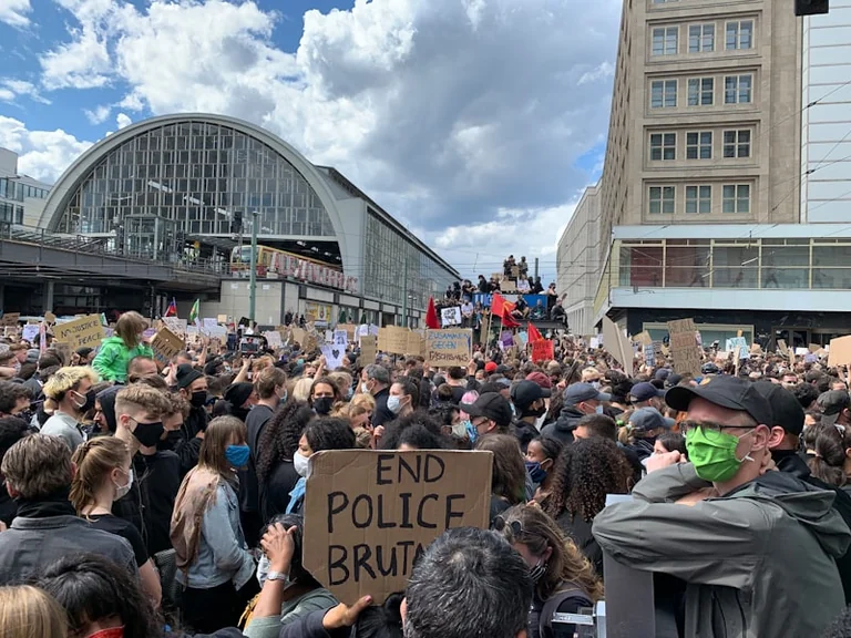 Berlin: Sperrungen wegen Großdemonstration am 8. August