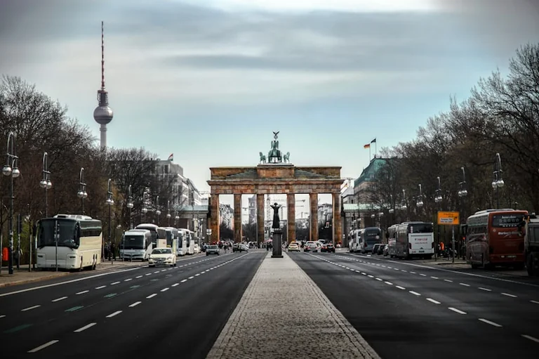 Berlin-Wahl 2026: CDU-Platz eins zählt bis 1. Oktober