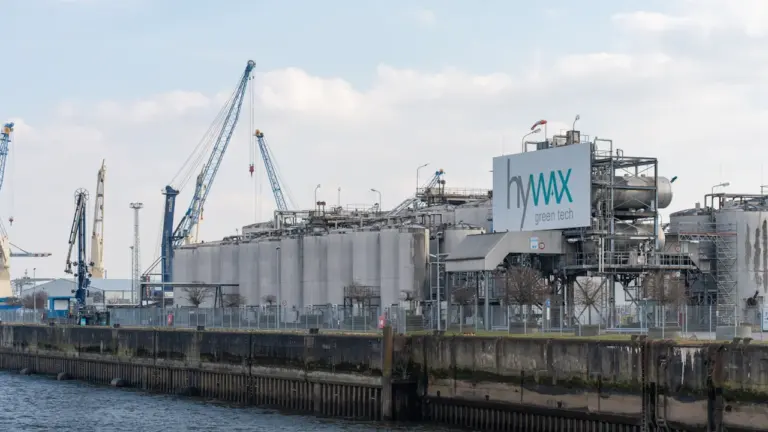 Bundesnetzagentur: LNG-Zulassung bis Ende 2026?