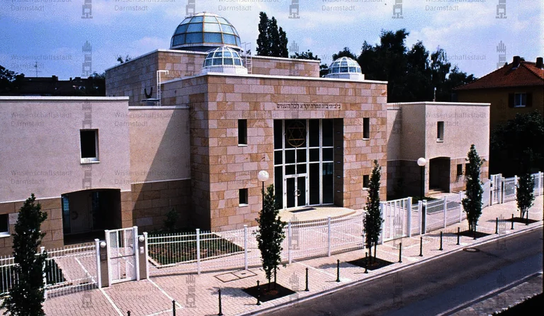 Darmstadt verstärkt Schutz an Synagoge – ohne Barrieren im Alltag