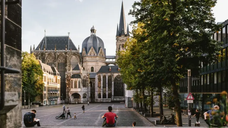 Kino unter Sternen in Aachen: Zehn Abende im Burghof