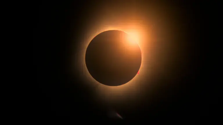 Partielle Sonnenfinsternis am 12. August: Sicher beobachten