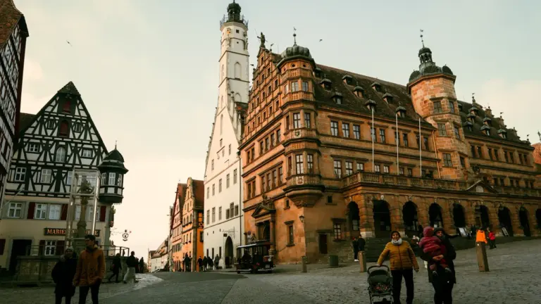 Regensburg: Stadtführung am Neupfarrplatz am 21. August 2026