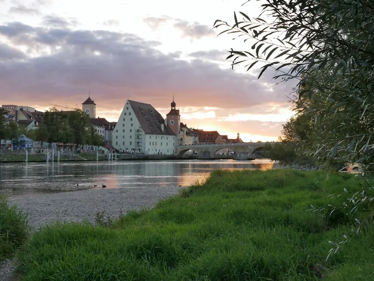 Regensburg: Was der Bismarckplatz am 17. August erzählt: what residents need to know