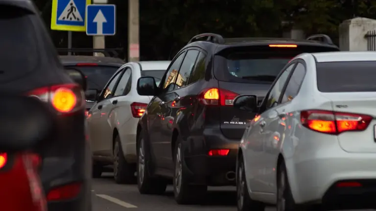 Rückreiseverkehr am Sonntag: Staus und Sperrungen vor Fahrtantritt prüfen
