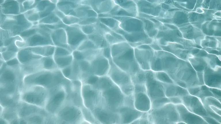 Traumsymbol Wasser: Was seine Form über Gefühle verrät