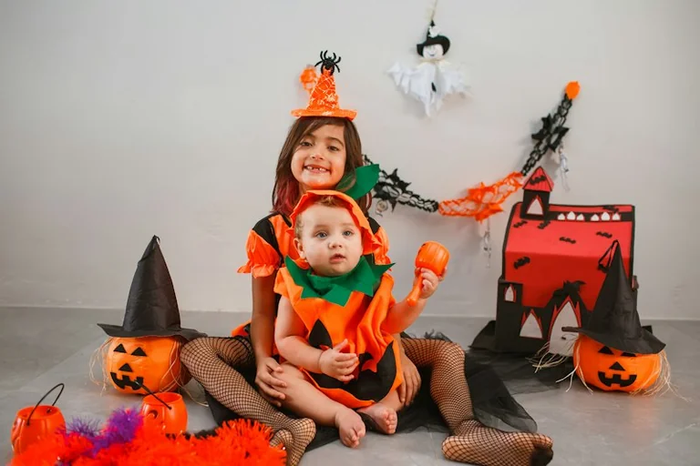 Halloween 2026: Mit Kindern sicher von Tür zu Tür