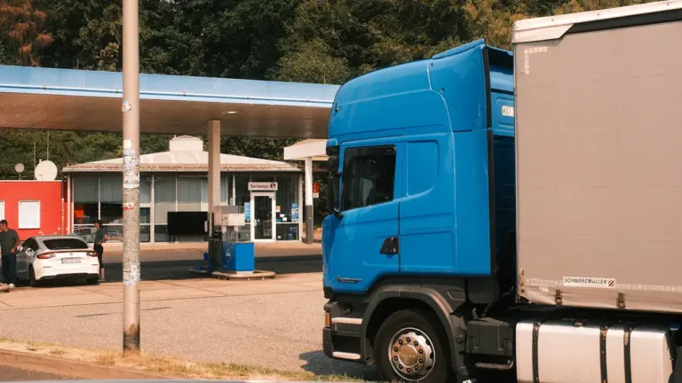 Spritpreise vergleichen: So lohnt sich Tanken entlang der Route